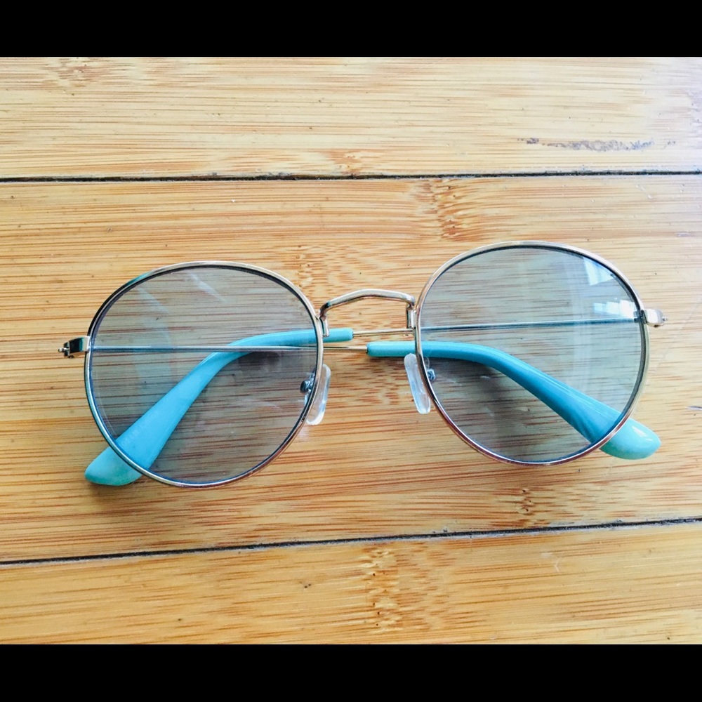 Clear blue sunglasses 🦋